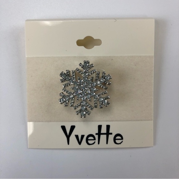 Crystal snowflake brooch - Holiday Brooch - Picture 4 of 5